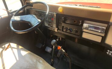 International-4600-diesel-1990-red-12