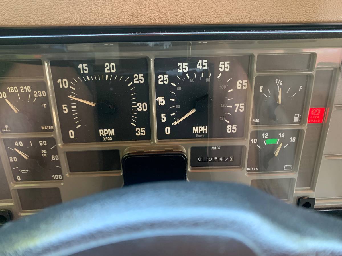 International-4600-diesel-1990-red-13