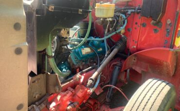 International-4600-diesel-1990-red-17