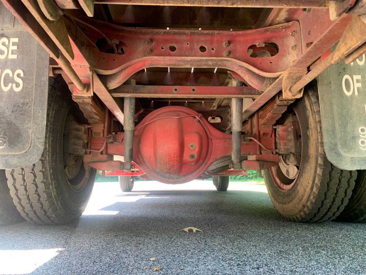 International-4600-diesel-1990-red-2