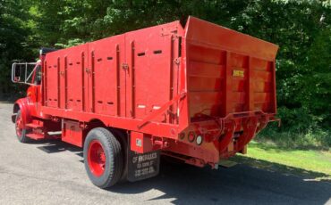 International-4600-diesel-1990-red