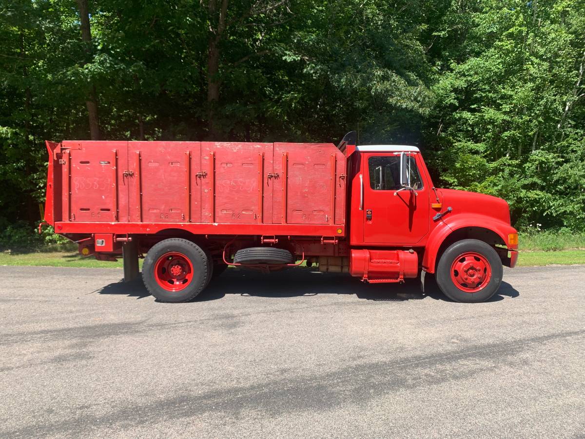 International-4600-diesel-1990-red-4