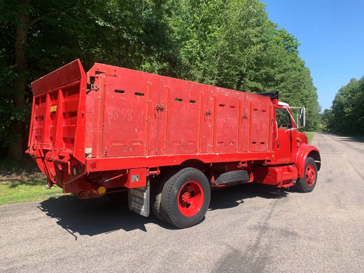 International-4600-diesel-1990-red-8