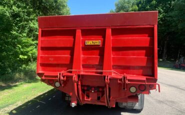 International-4600-diesel-1990-red-9