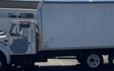 International-4600-diesel-1991-white-1