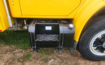 International-4700-diesel-1995-yellow-7