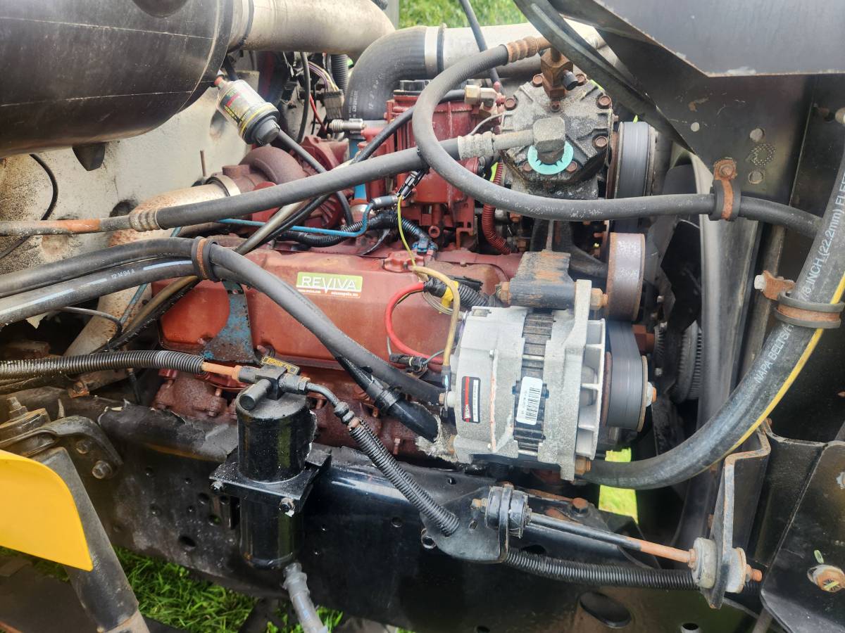 International-4700-diesel-1995-yellow-8