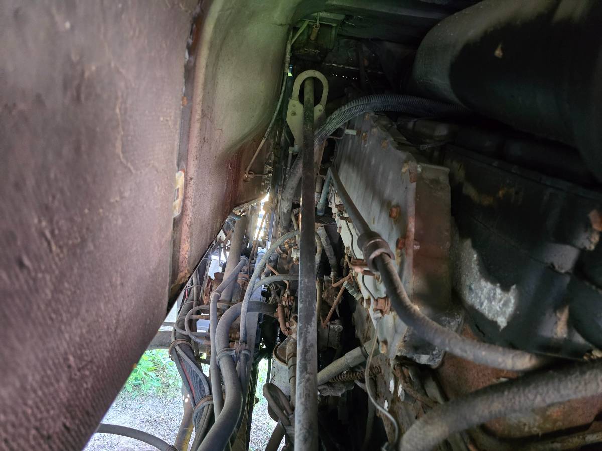 International-9700-diesel-1989-blue-16