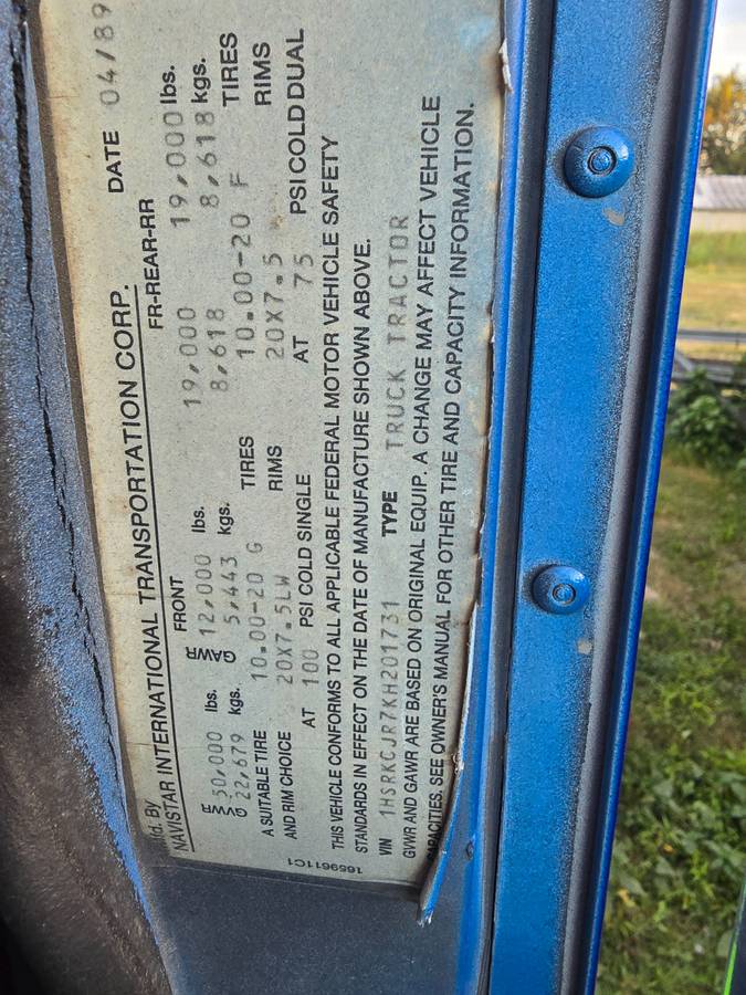 International-9700-diesel-1989-blue-18