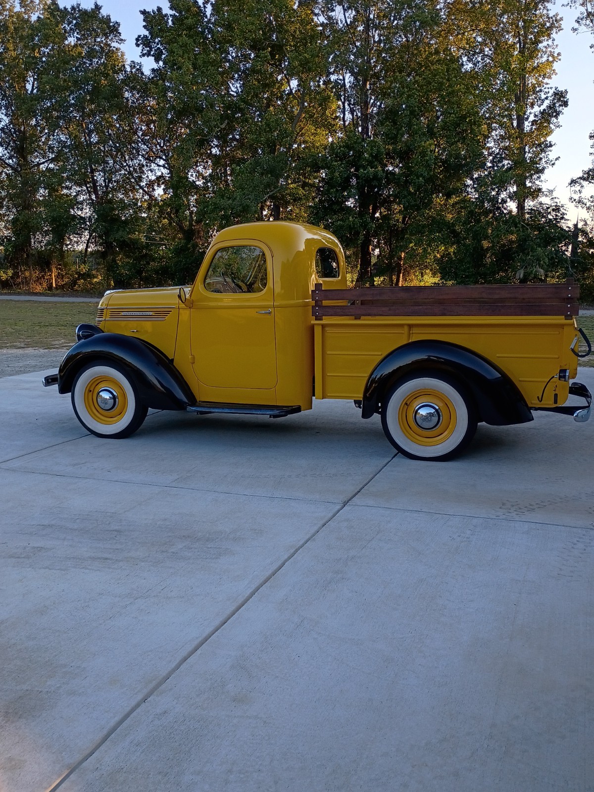 International-Harvester-12-Ton-Pickup-1940-Standard-Cab-Pickup-1