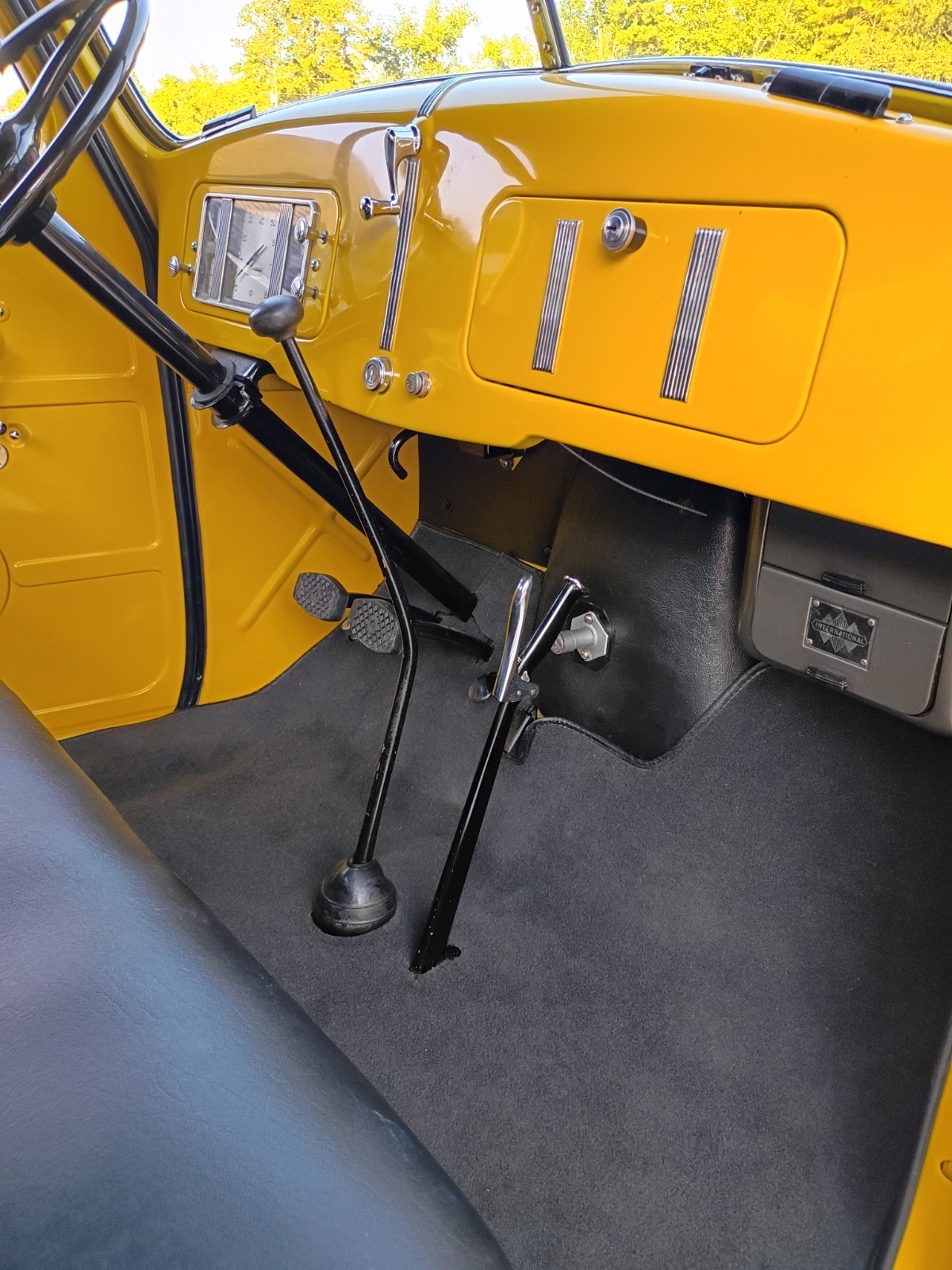 International-Harvester-12-Ton-Pickup-1940-Standard-Cab-Pickup-13