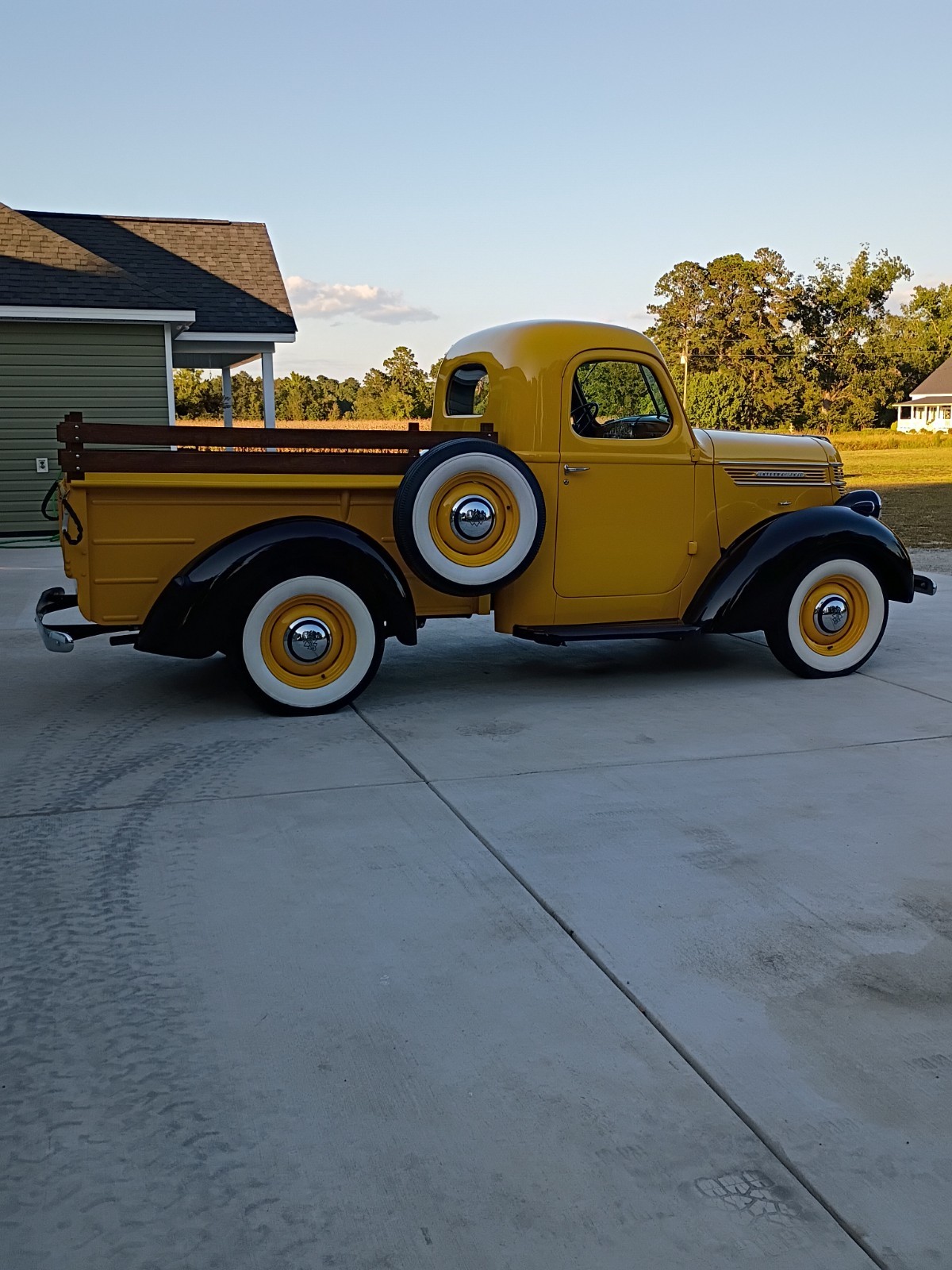 International-Harvester-12-Ton-Pickup-1940-Standard-Cab-Pickup-2
