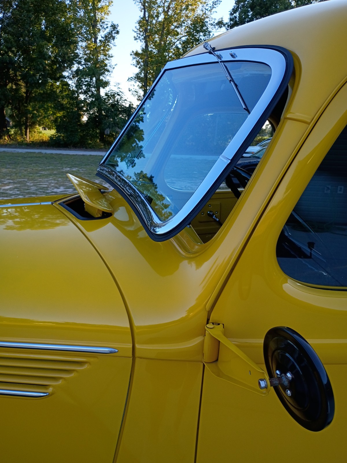 International-Harvester-12-Ton-Pickup-1940-Standard-Cab-Pickup-21