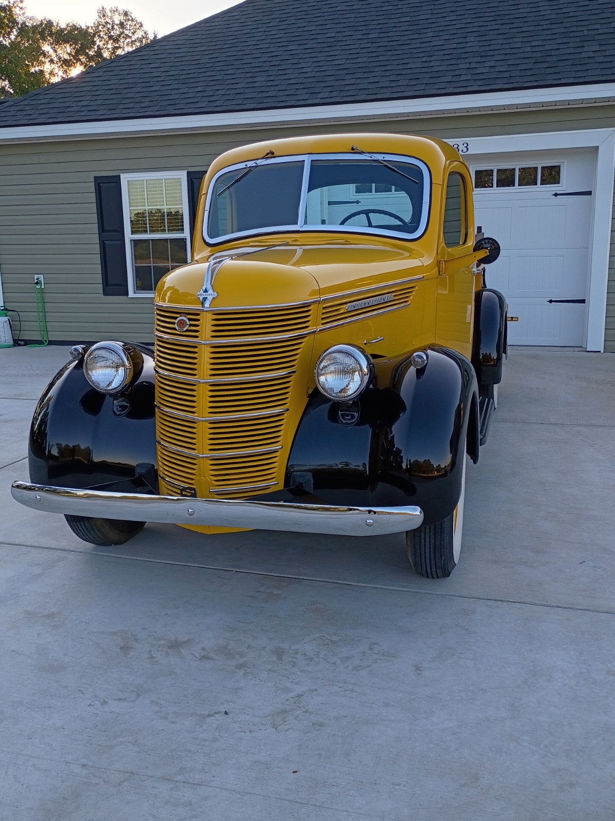International-Harvester-12-Ton-Pickup-1940-Standard-Cab-Pickup-3