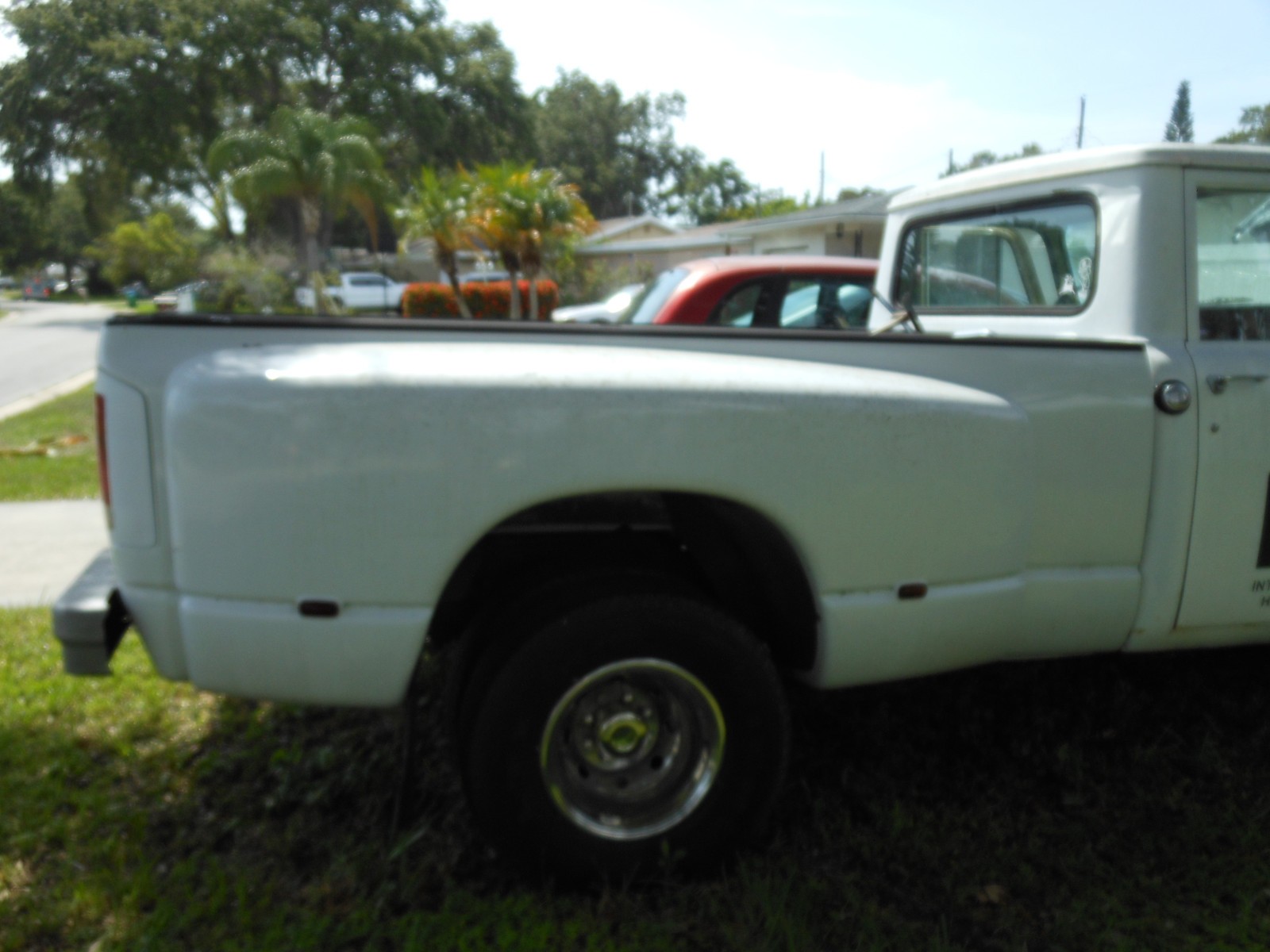 International-Harvester-12-Ton-Pickup-1973-Cab-Chassis-3