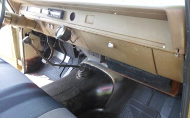 International-Harvester-12-Ton-Pickup-1973-Cab-Chassis-4