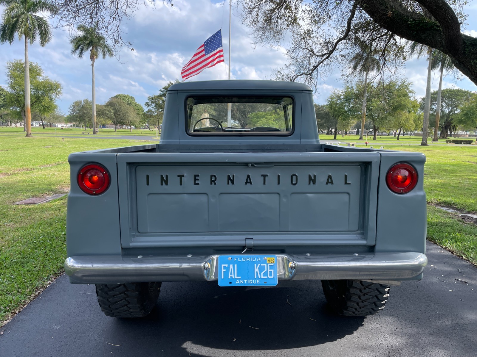 International-Harvester-1200C-1966-Crew-Cab-Pickup-4
