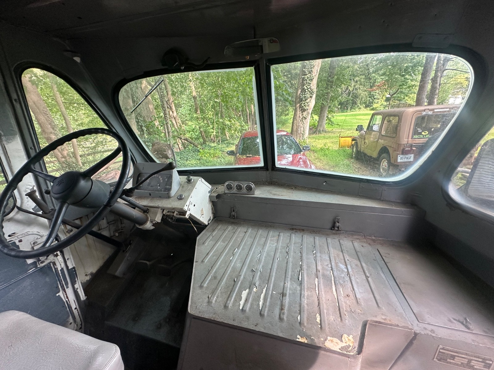 International-Harvester-Metro-1960-Standard-Passenger-Van-16