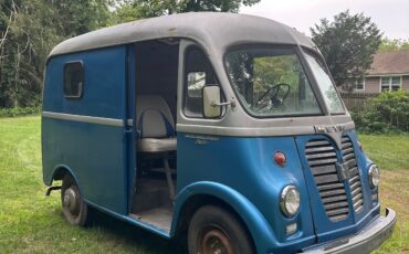 International-Harvester-Metro-1960-Standard-Passenger-Van