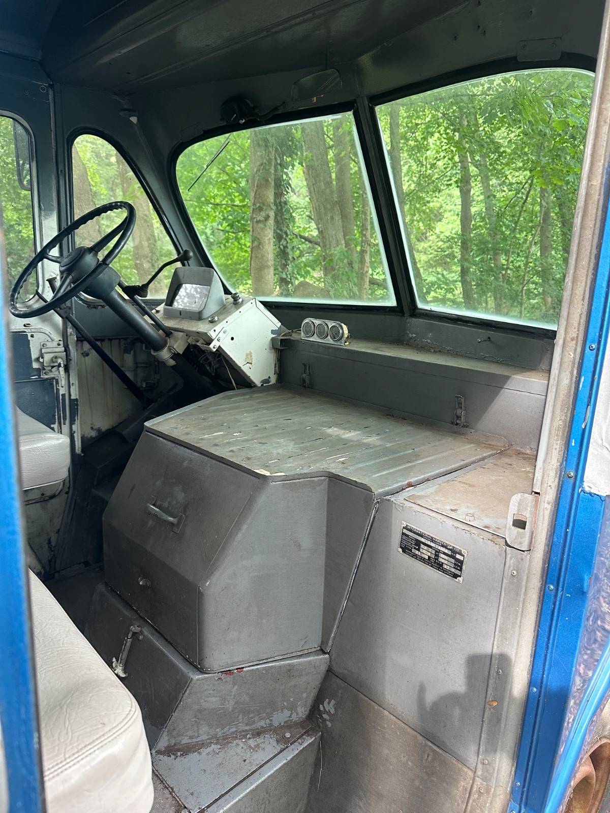 International-Harvester-Metro-1960-Standard-Passenger-Van-9