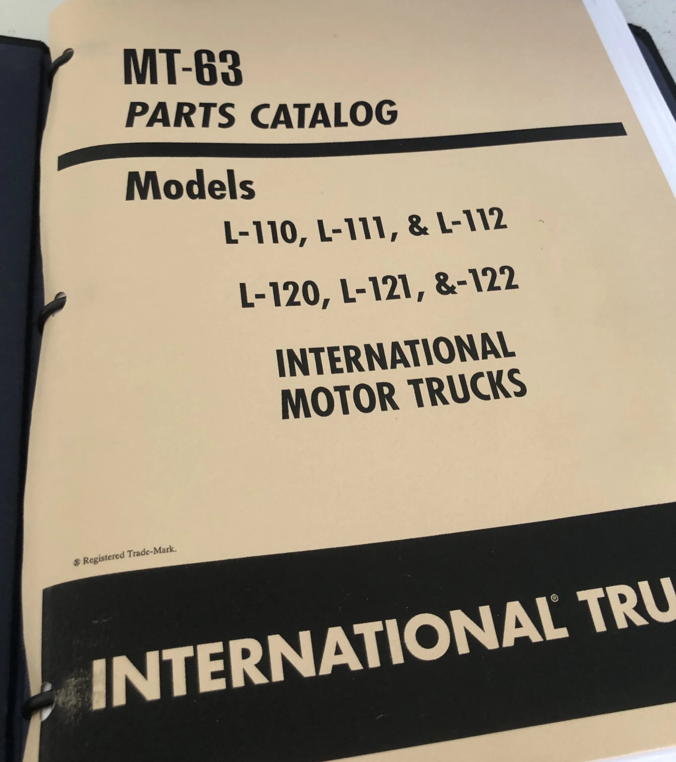 International-Harvester-l110-1951-Blue-Black-12