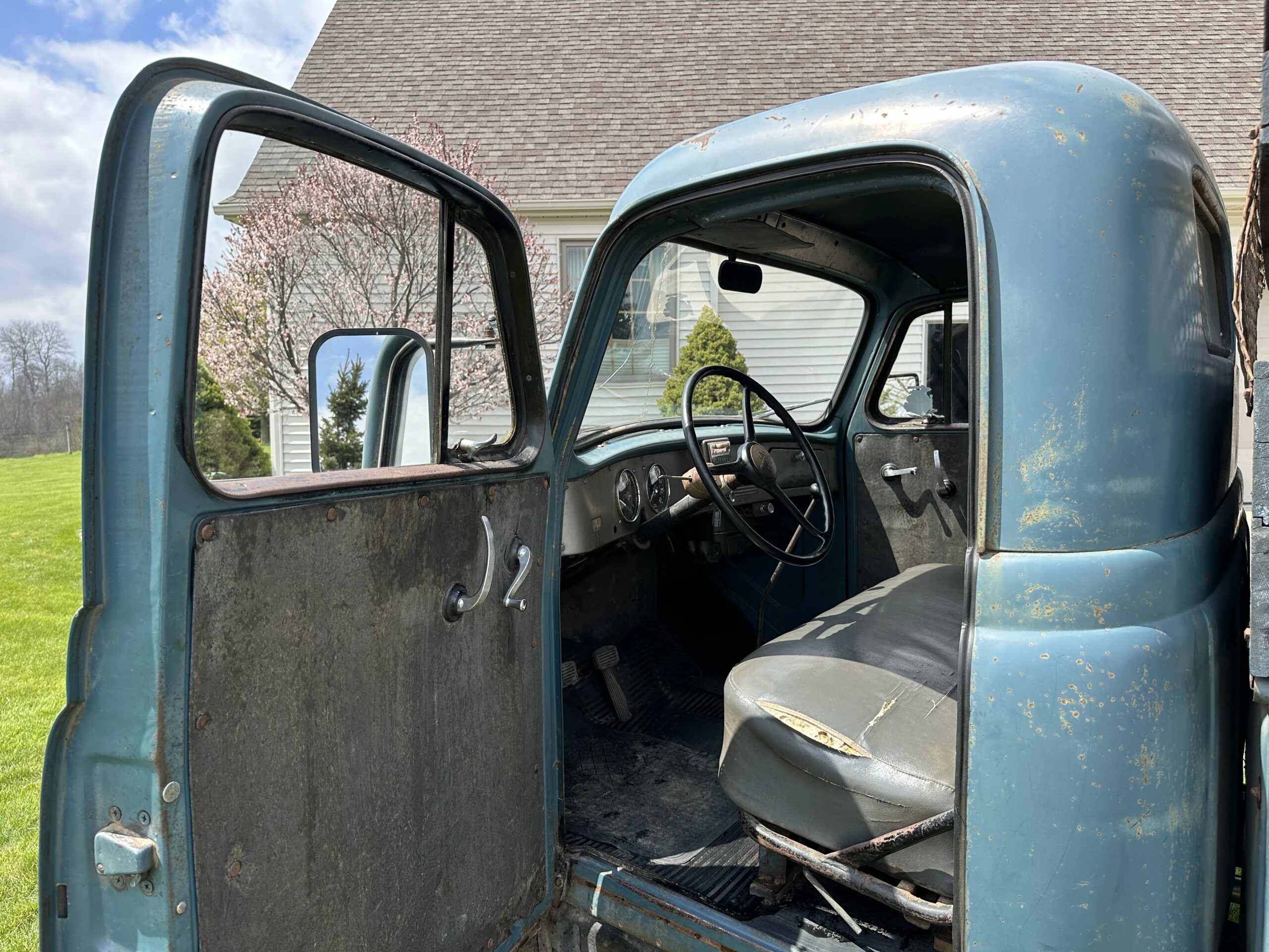 International-Harvester-l110-1951-Blue-Black-7