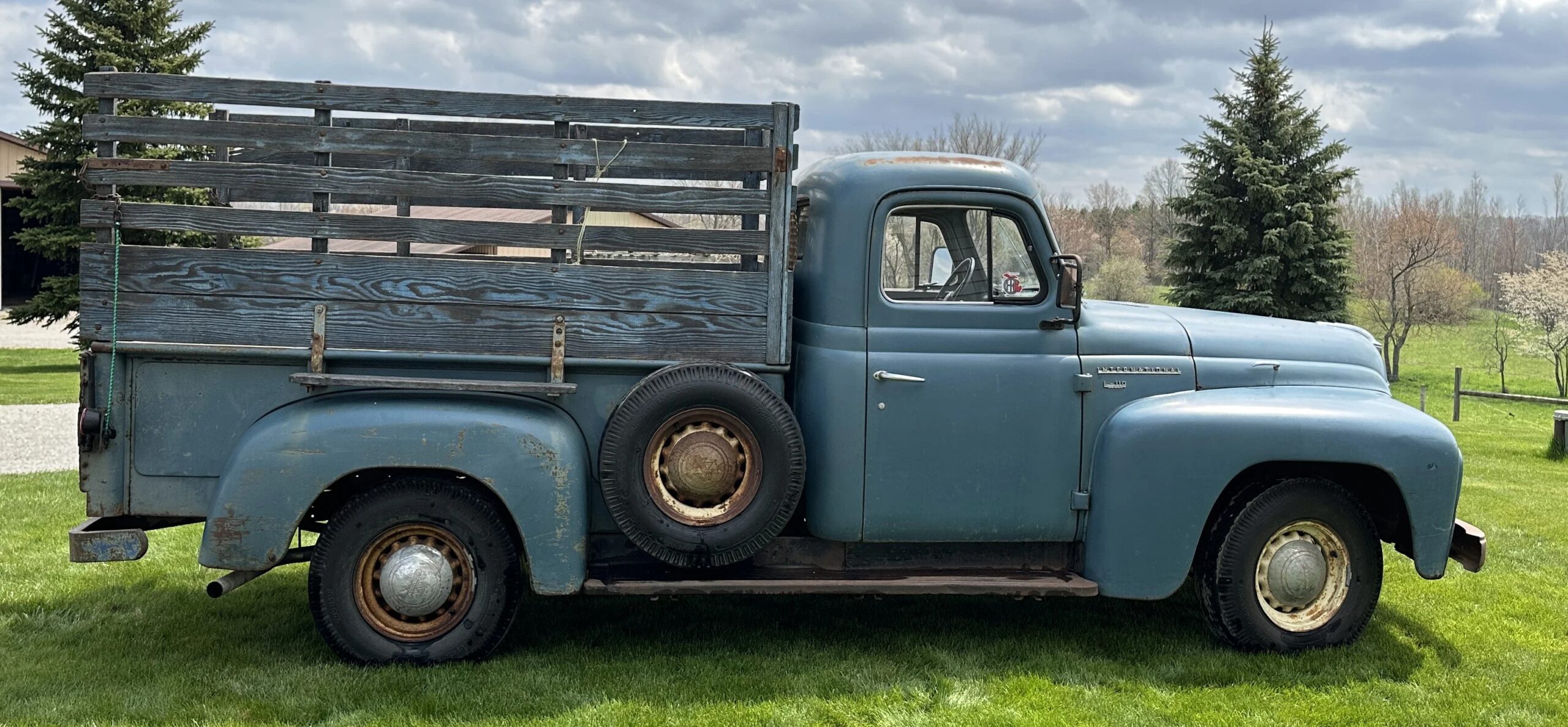 International-Harvester-l110-1951-Blue-Black