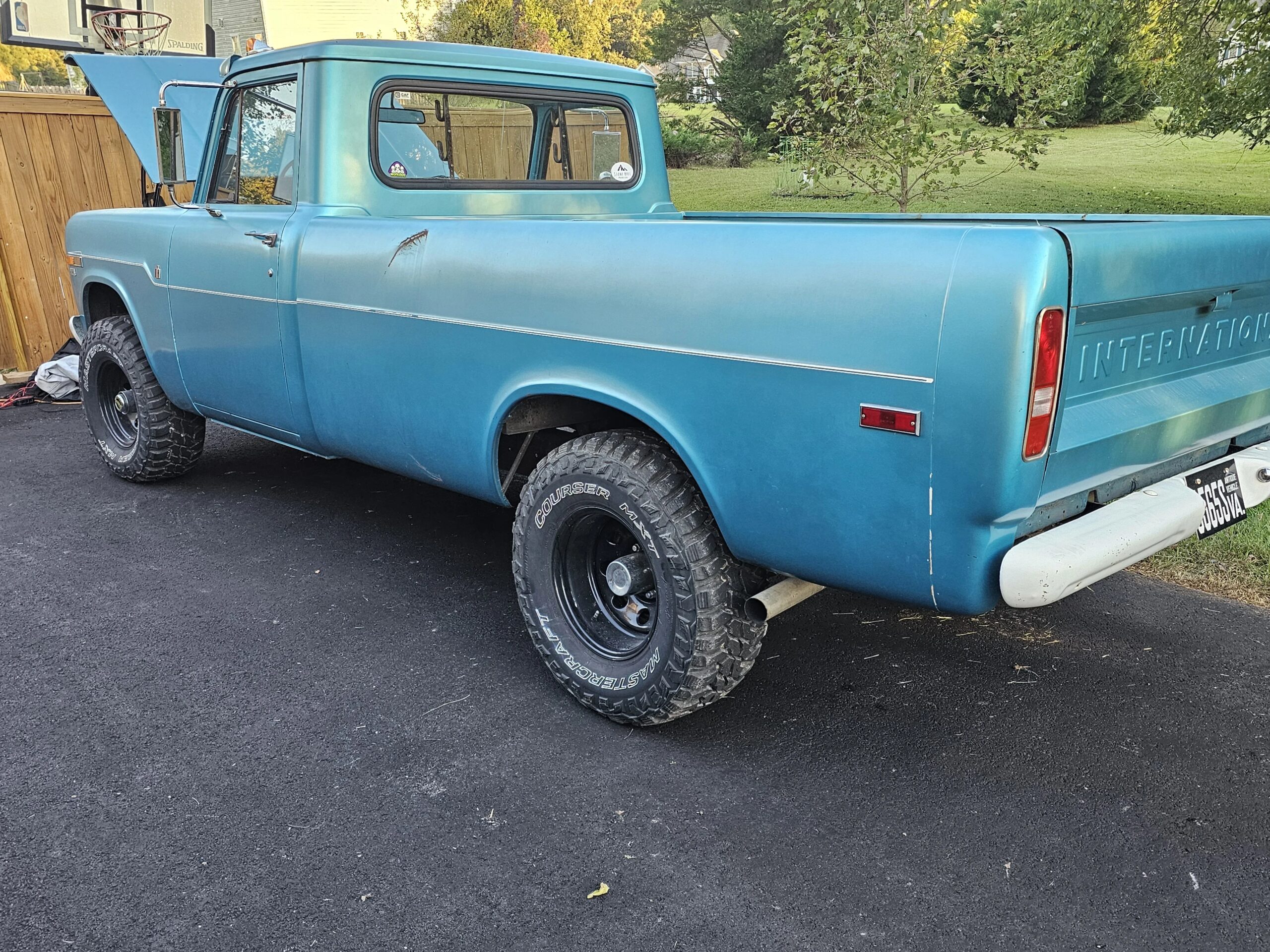 International-Harvester-pickup-1970-Blue-Blue-6