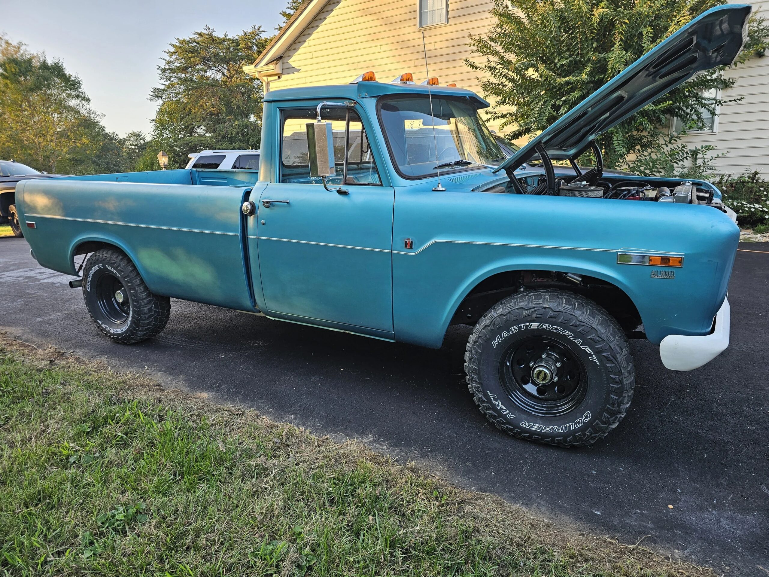 International-Harvester-pickup-1970-Blue-Blue-7