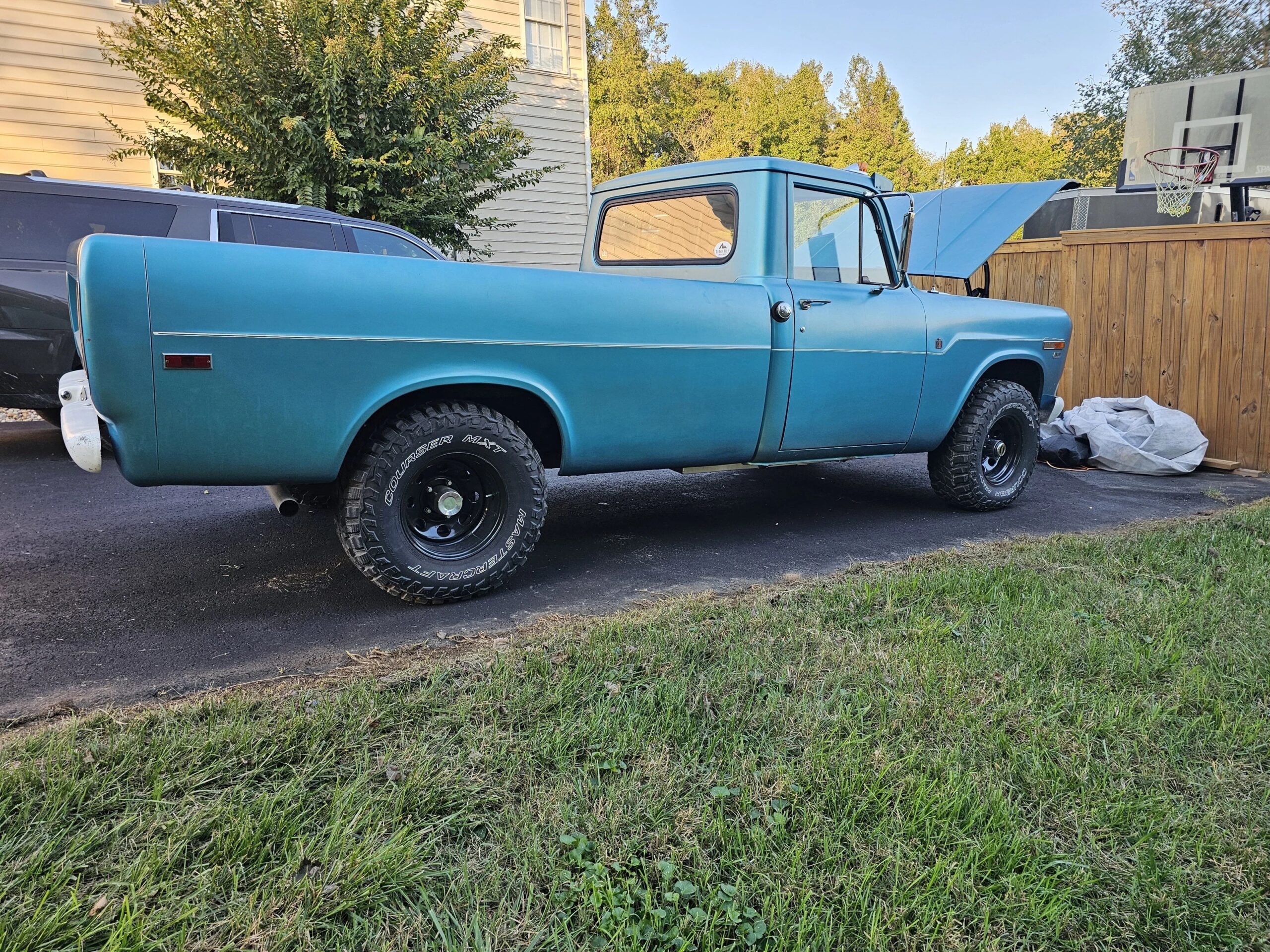 International-Harvester-pickup-1970-Blue-Blue-8