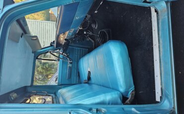 International-Harvester-pickup-1970-Blue-Blue-9