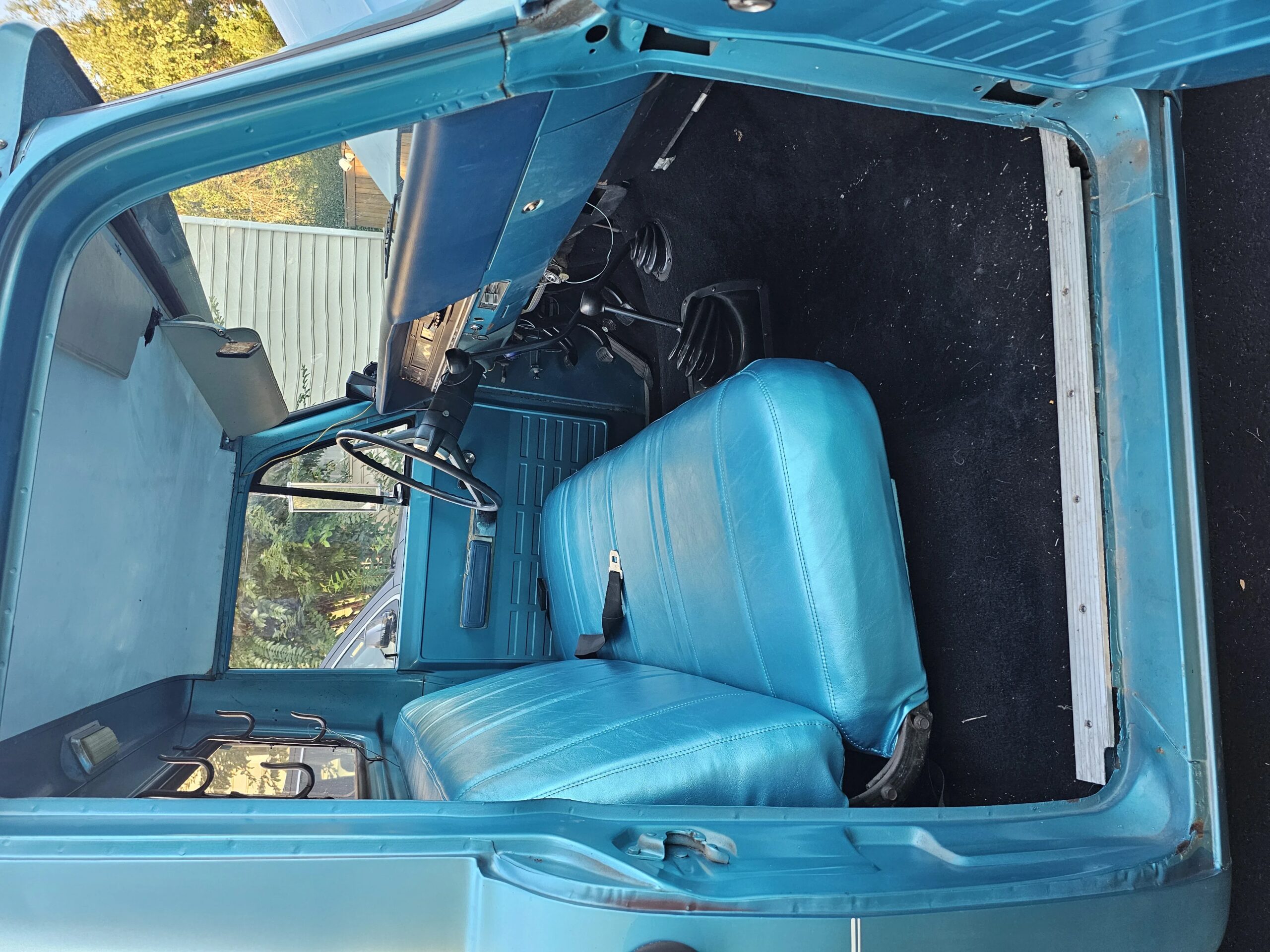 International-Harvester-pickup-1970-Blue-Blue-9