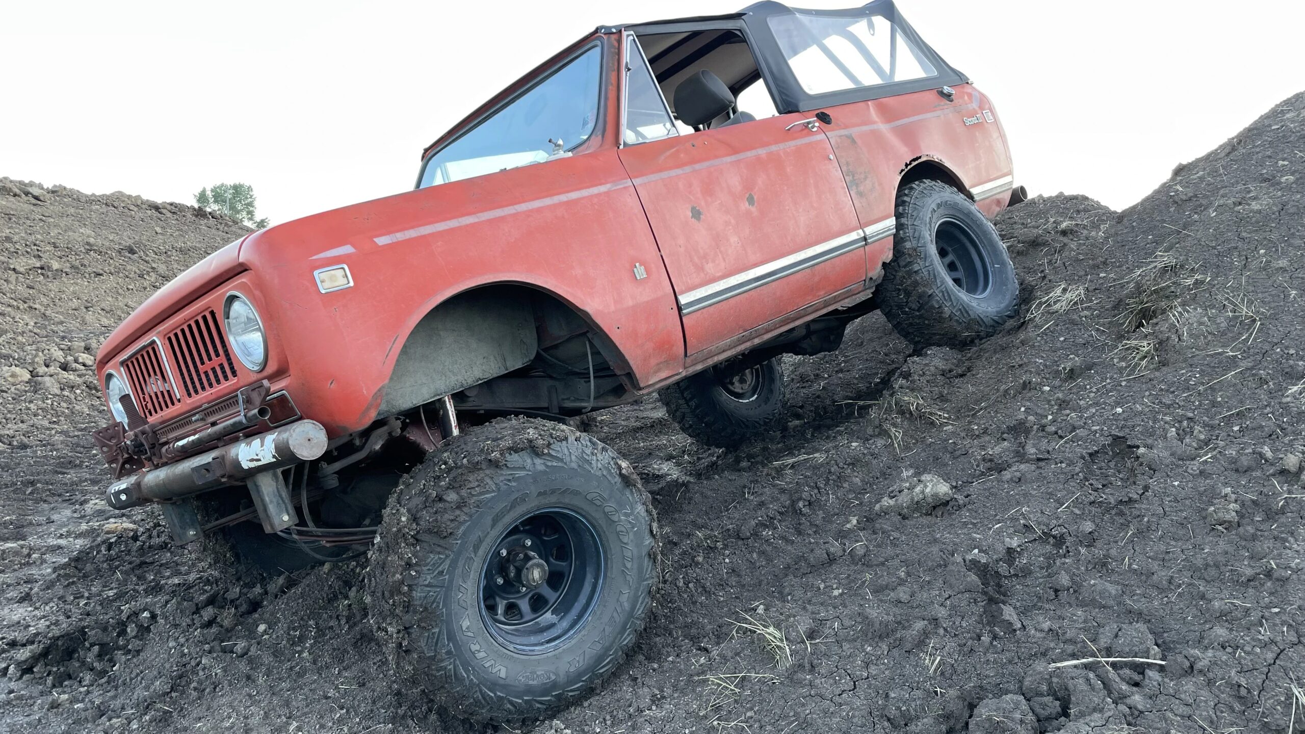 International-Harvester-scout-1973-Orange-Custom-2