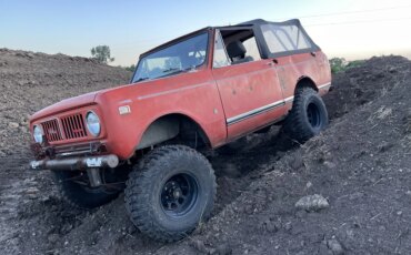 International-Harvester-scout-1973-Orange-Custom