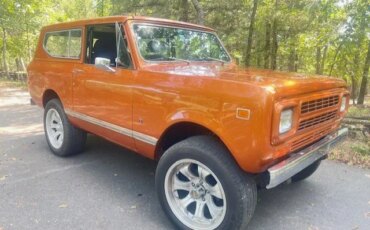 International-Harvester-scout-1974-Custom-Black-11