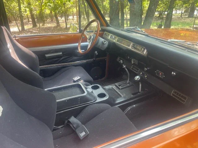 International-Harvester-scout-1974-Custom-Black-7
