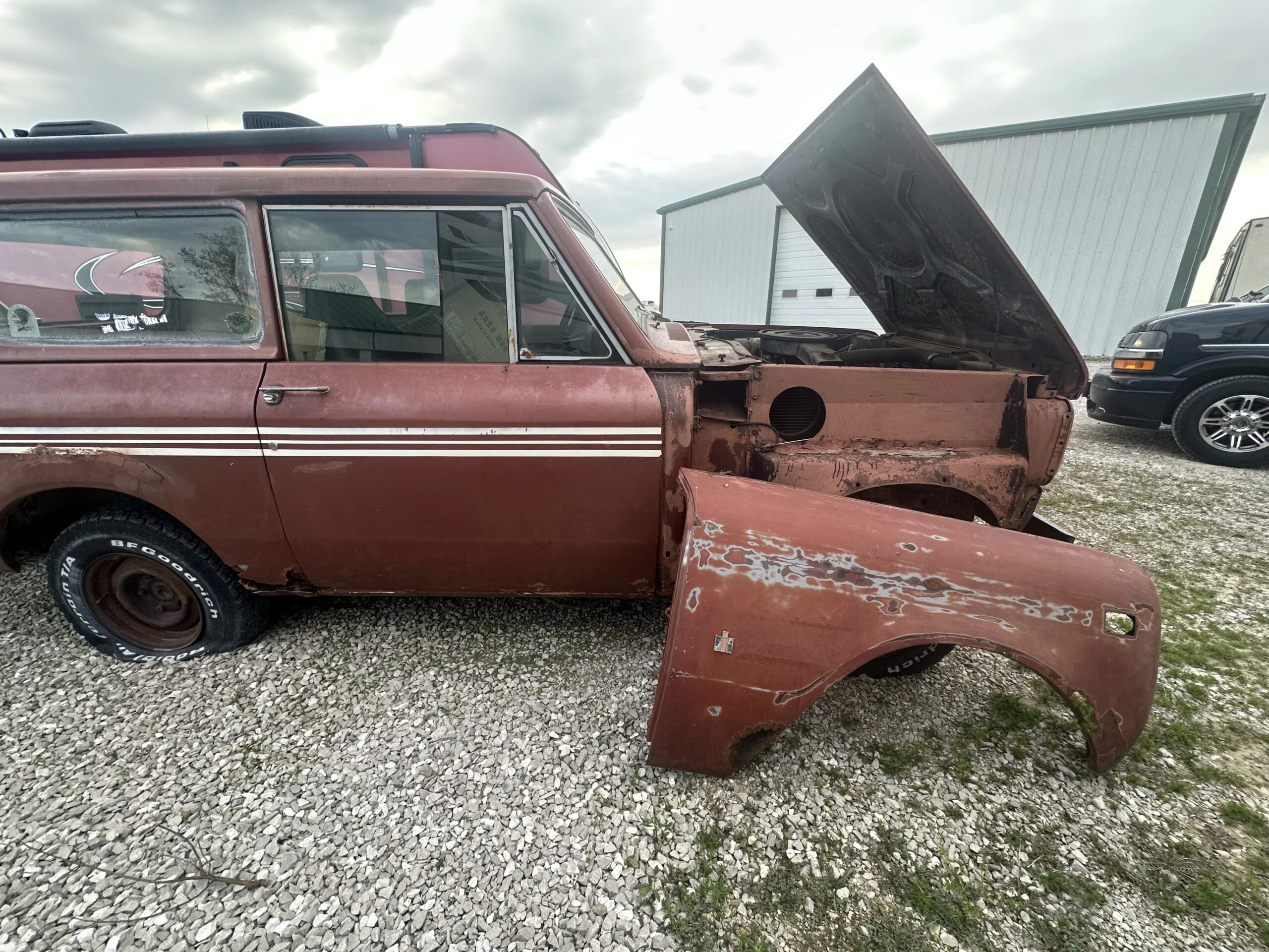 International-Harvester-scout-1979-Red-Black-11