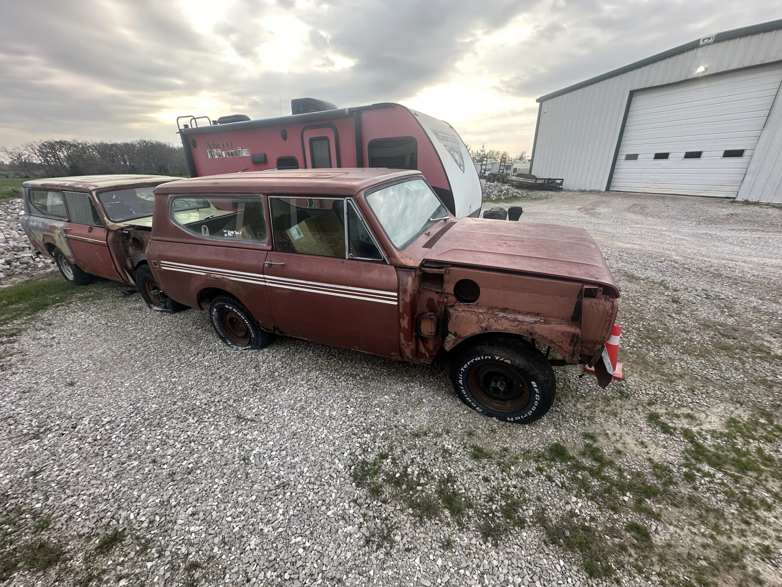 International-Harvester-scout-1979-Red-Black-12