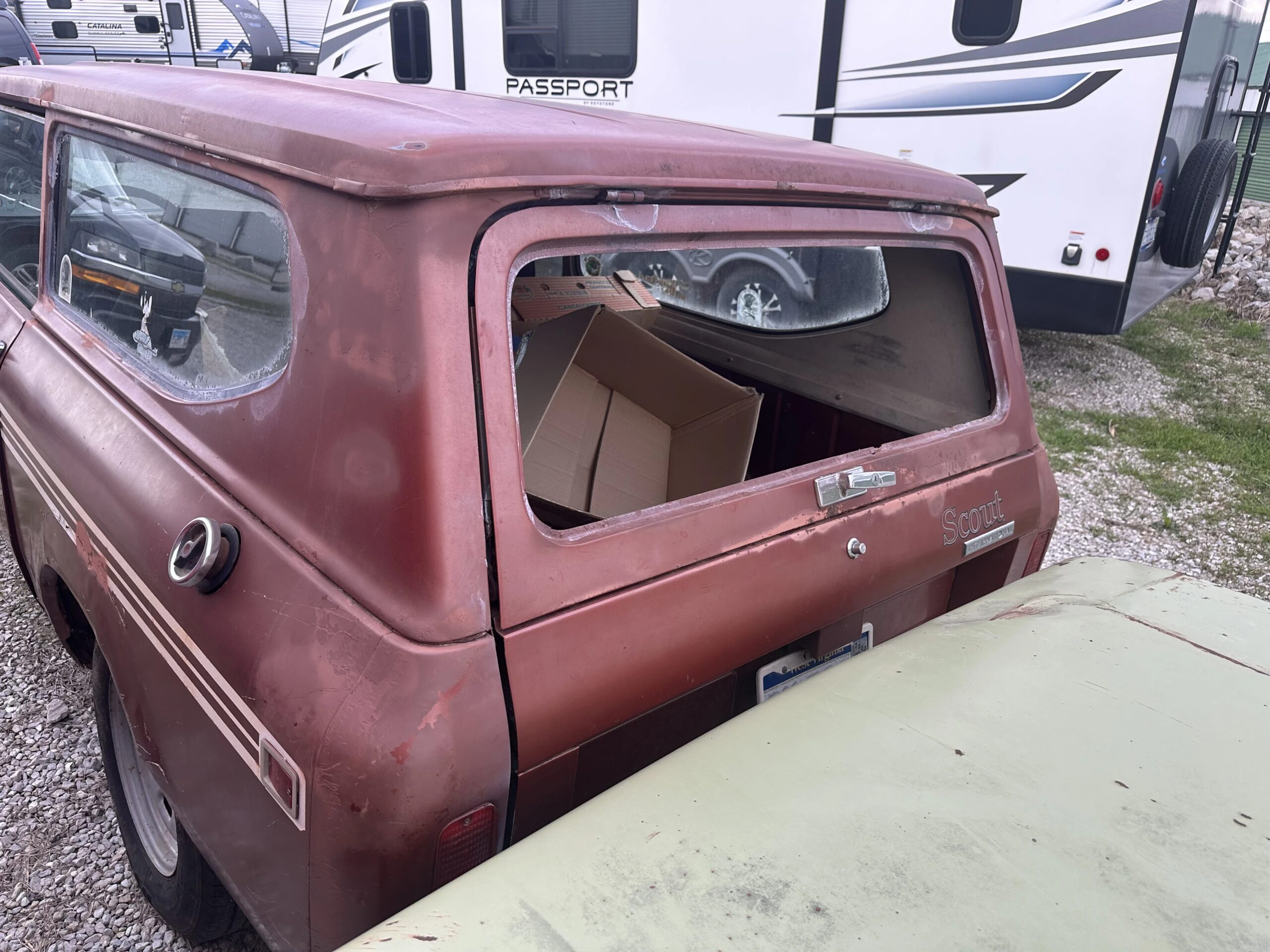 International-Harvester-scout-1979-Red-Black-13