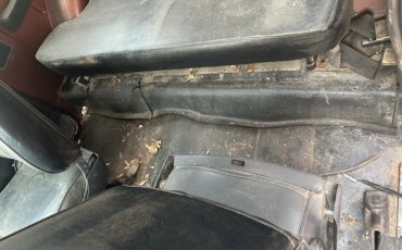 International-Harvester-scout-1979-Red-Black-2