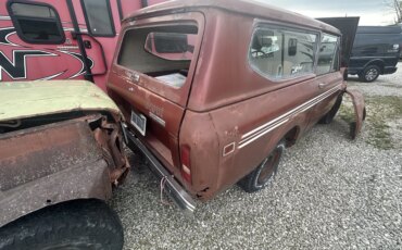 International-Harvester-scout-1979-Red-Black-28