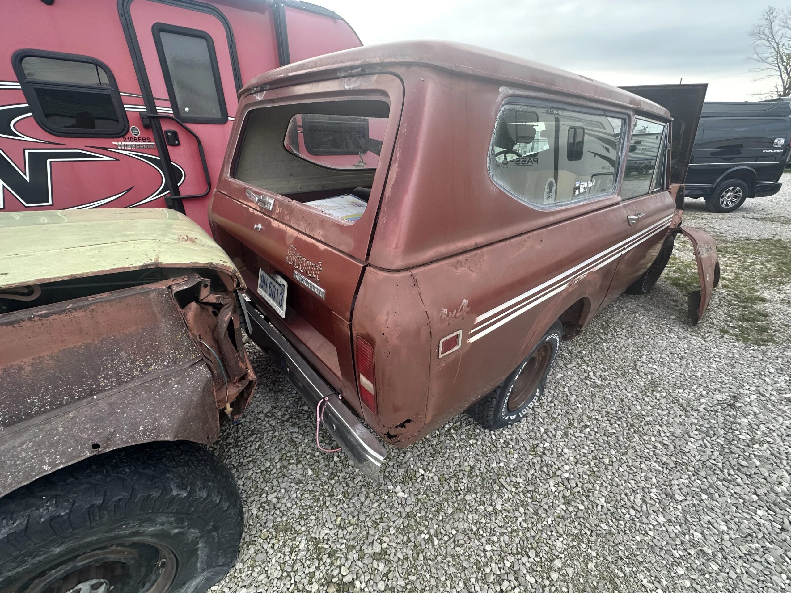 International-Harvester-scout-1979-Red-Black-28