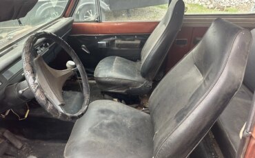 International-Harvester-scout-1979-Red-Black-3