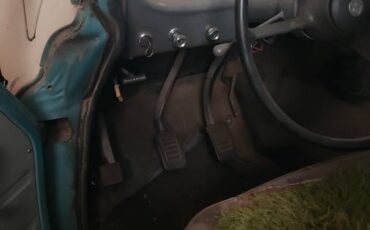 International-c900-pickup-truck.-1964-green-1