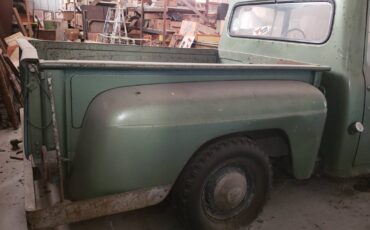International-c900-pickup-truck.-1964-green