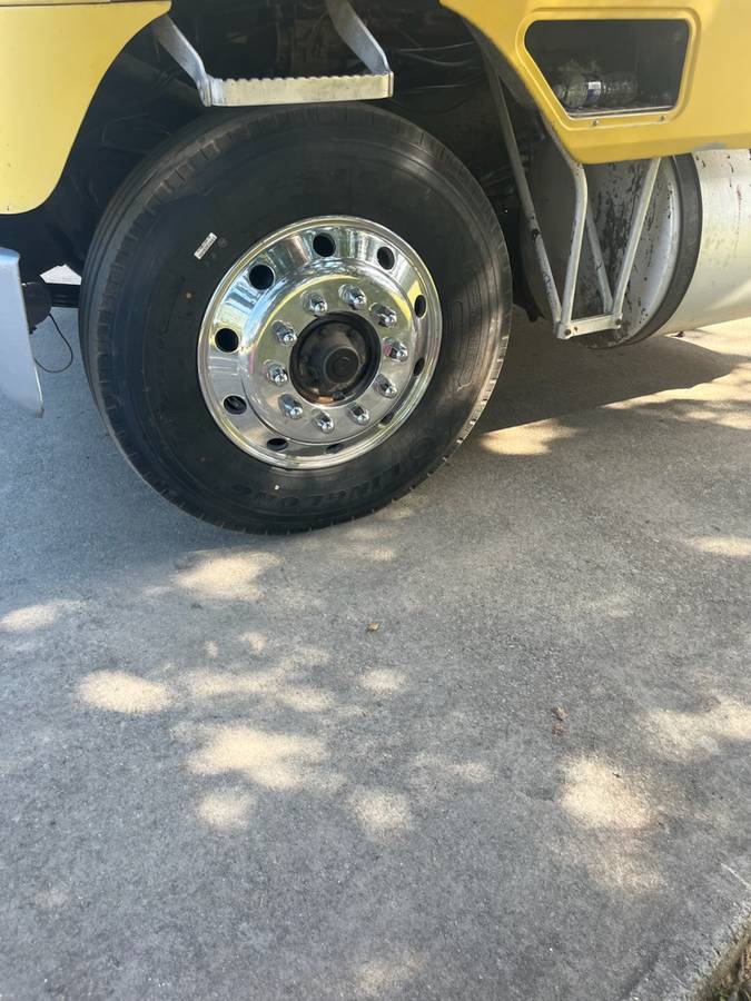 International-cabover-9670-diesel-1984-yellow-5