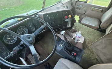 International-cabover-9670-diesel-1984-yellow-8
