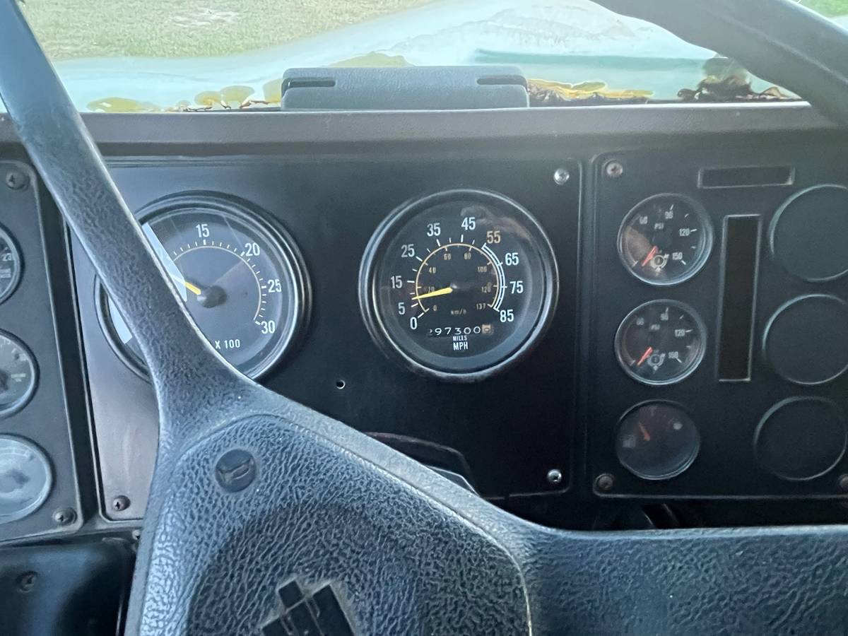International-cabover-9670-diesel-1984-yellow-9