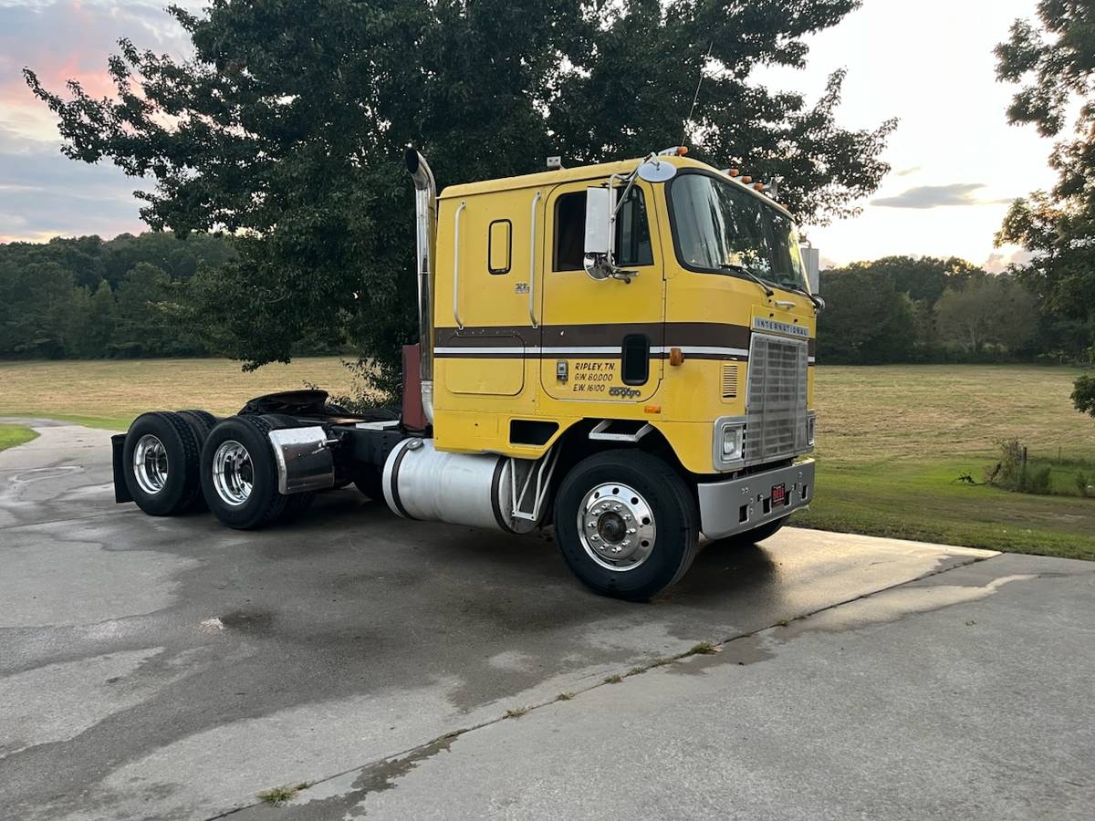 International-cabover-9670-diesel-1984-yellow