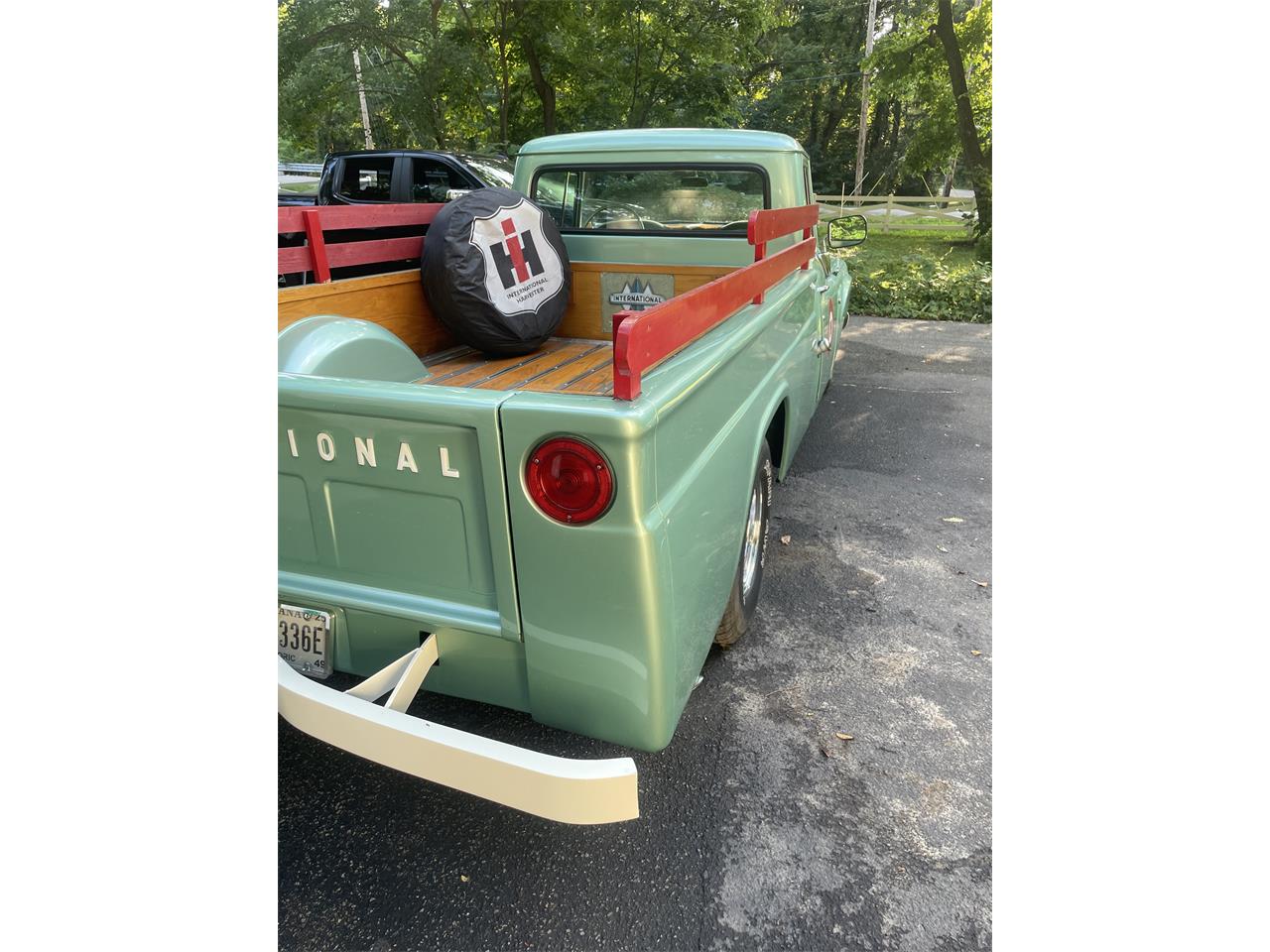 International-harvester-1100-1966-Green-Greentan-2